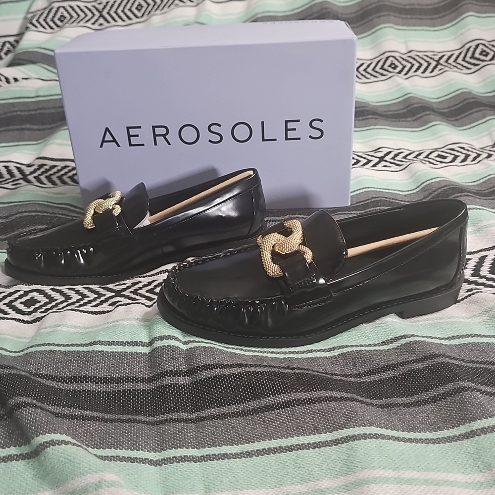 Aerosoles Soulmate Women's Loafers In Black With Gold Serpant Buckle Size 7M NEW